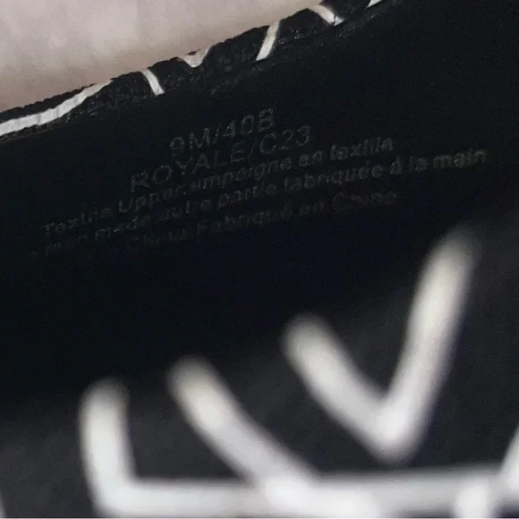 Karl Lagerfeld Royale Pointed Toe Pump - Picture 11 of 11